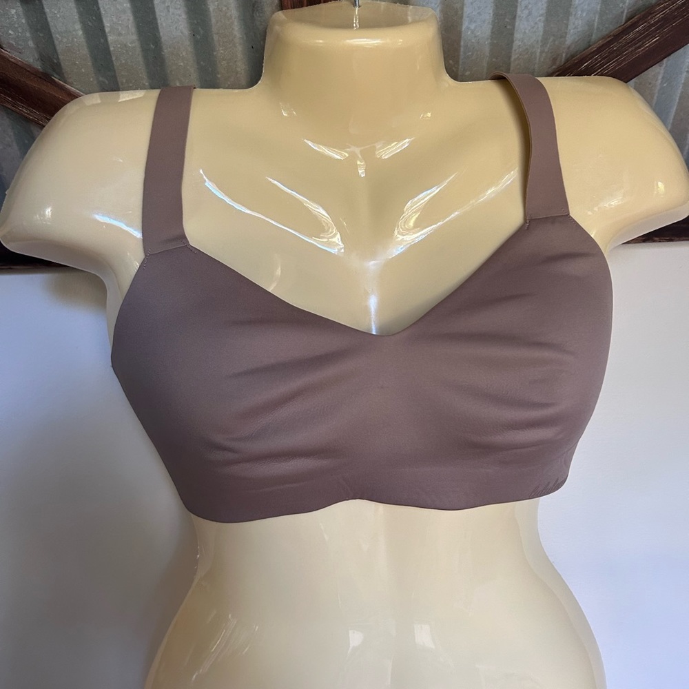 Lululemon Hold True Bra Nude 32E